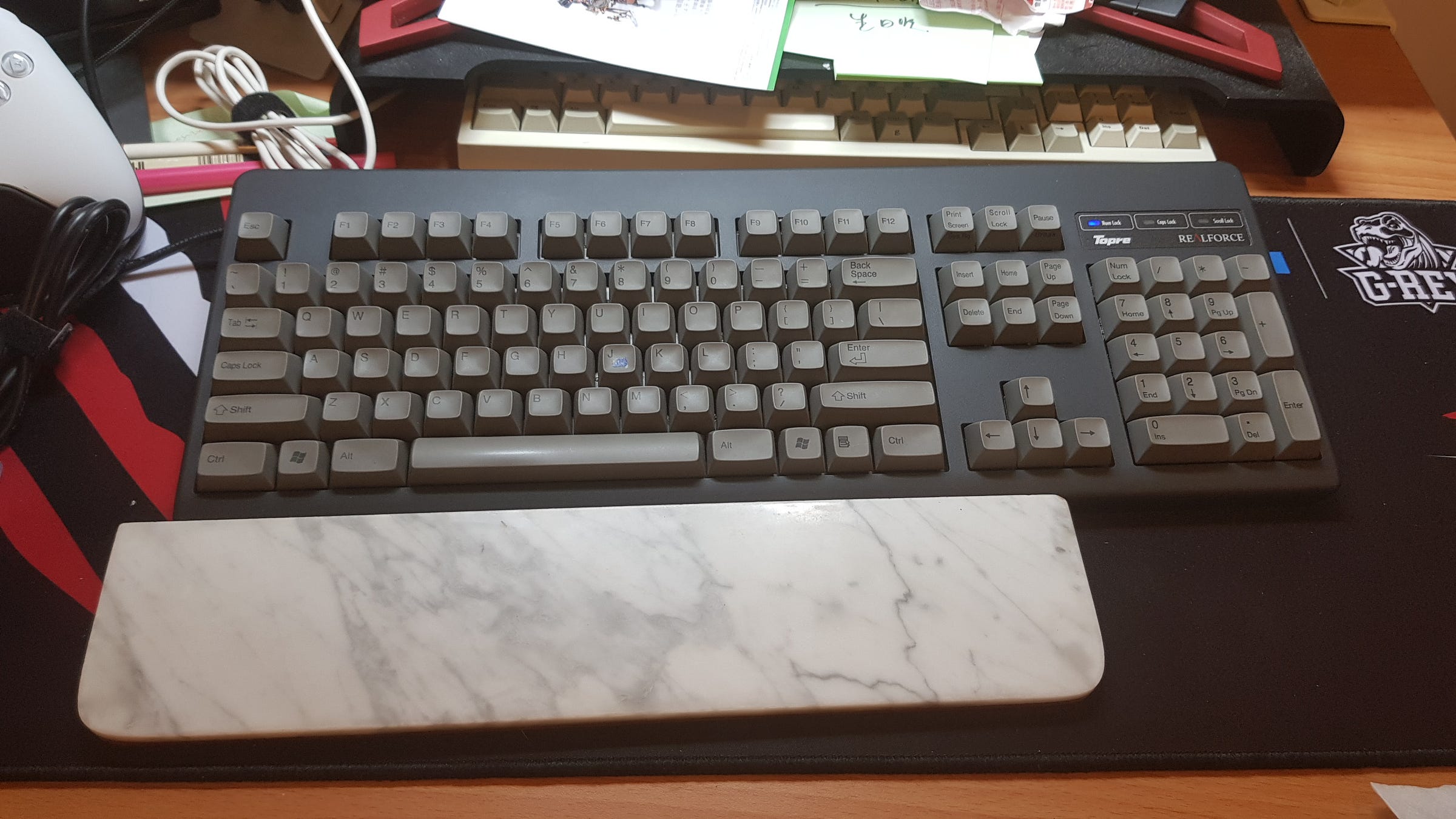 2019.4 月，後來收了 realforce hipro 電容式鍵盤來玩