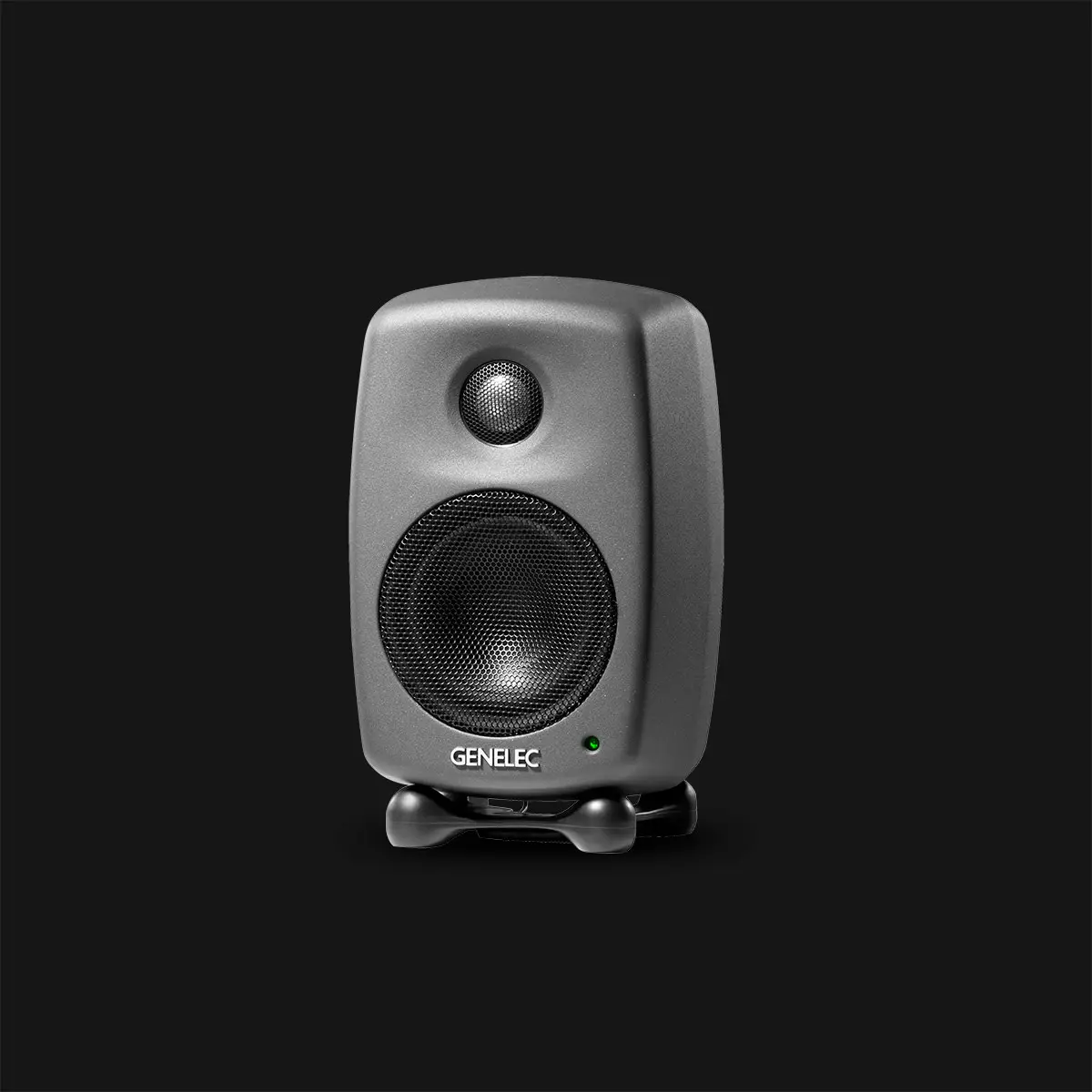 Genelec 8010A 灰色小型主動式監聽喇叭官方產品圖