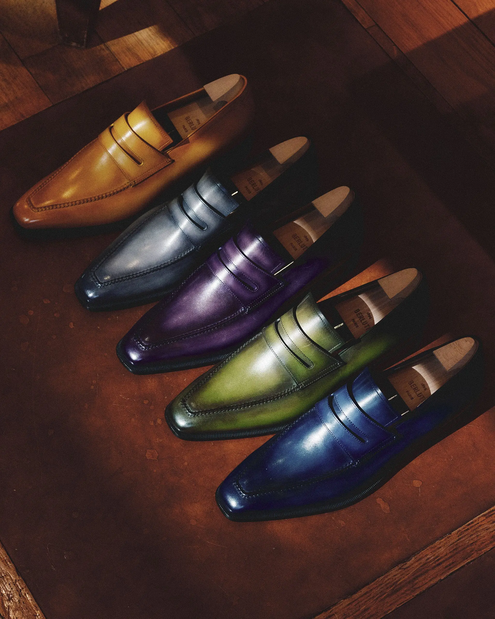 Berluti 官方 Patina 工藝示意
